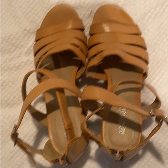 Sandals - Picture 4 of 8